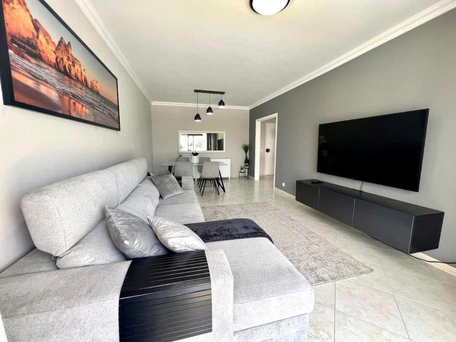 Luxury Modern Beach Apartment Quarteira Esterno foto