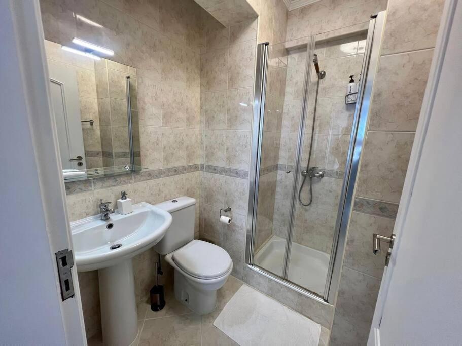 Luxury Modern Beach Apartment Quarteira Esterno foto