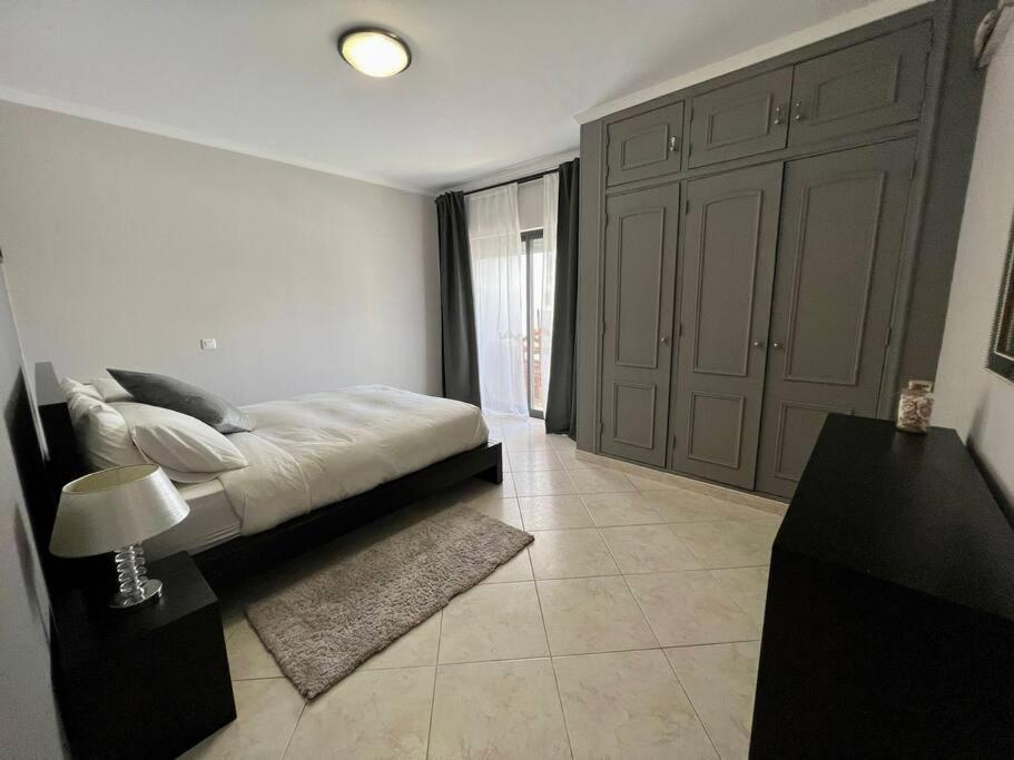 Luxury Modern Beach Apartment Quarteira Esterno foto